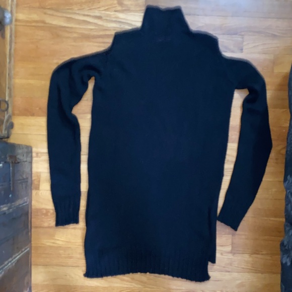 NWOT Marcella Moda Cold Shoulder Mock Neck Sweater - Picture 9 of 14